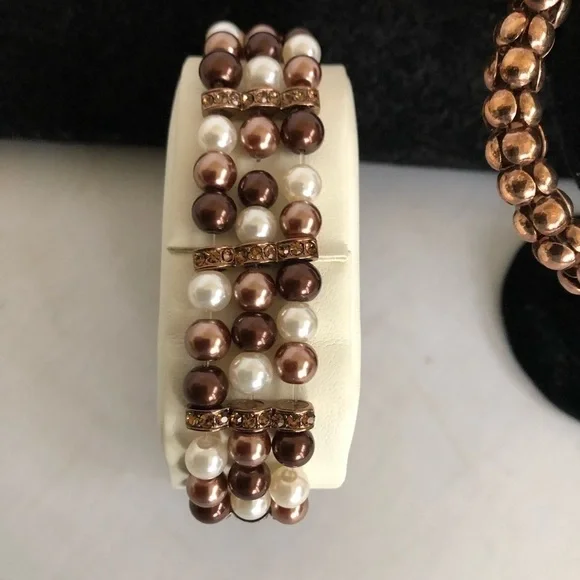 NOLAN Miller Jewelry Crystal Watch Chocolate Pearl Coco Persailles with Bracelet - Picture 3 of 8